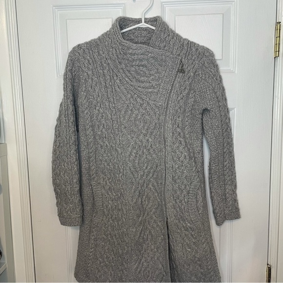ARAN Sweater Market Ireland 100% Merino Wool Grey Zip Cardigan Small - Picture 9 of 9